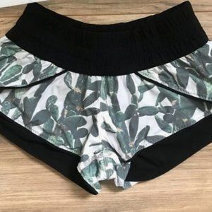Lululemon reversible surf short- Cactus print/ Blk